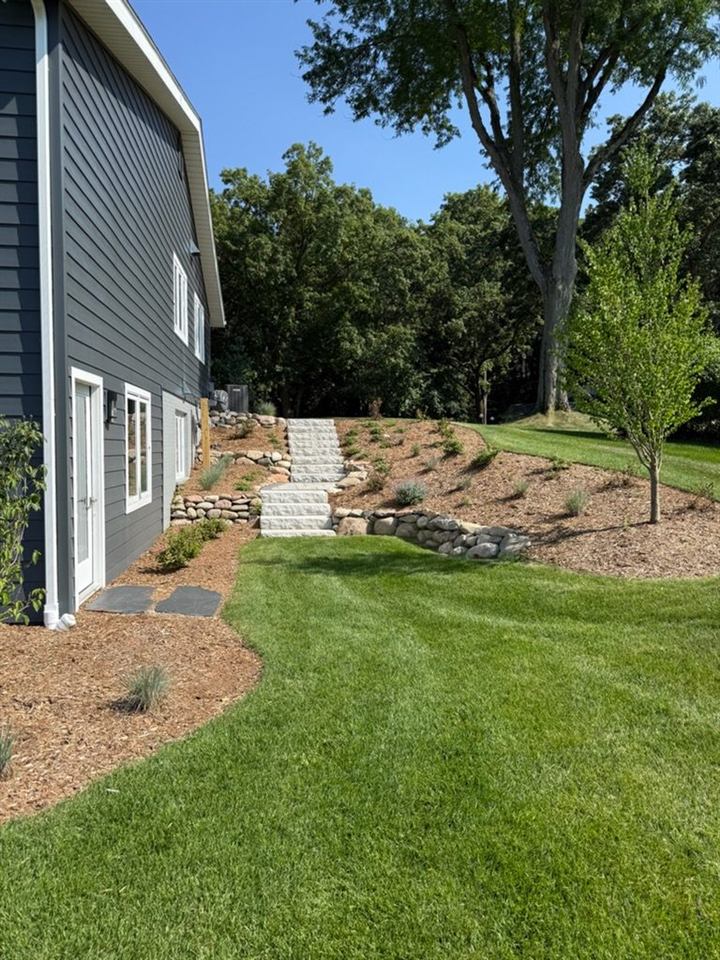 New foundation planting bed